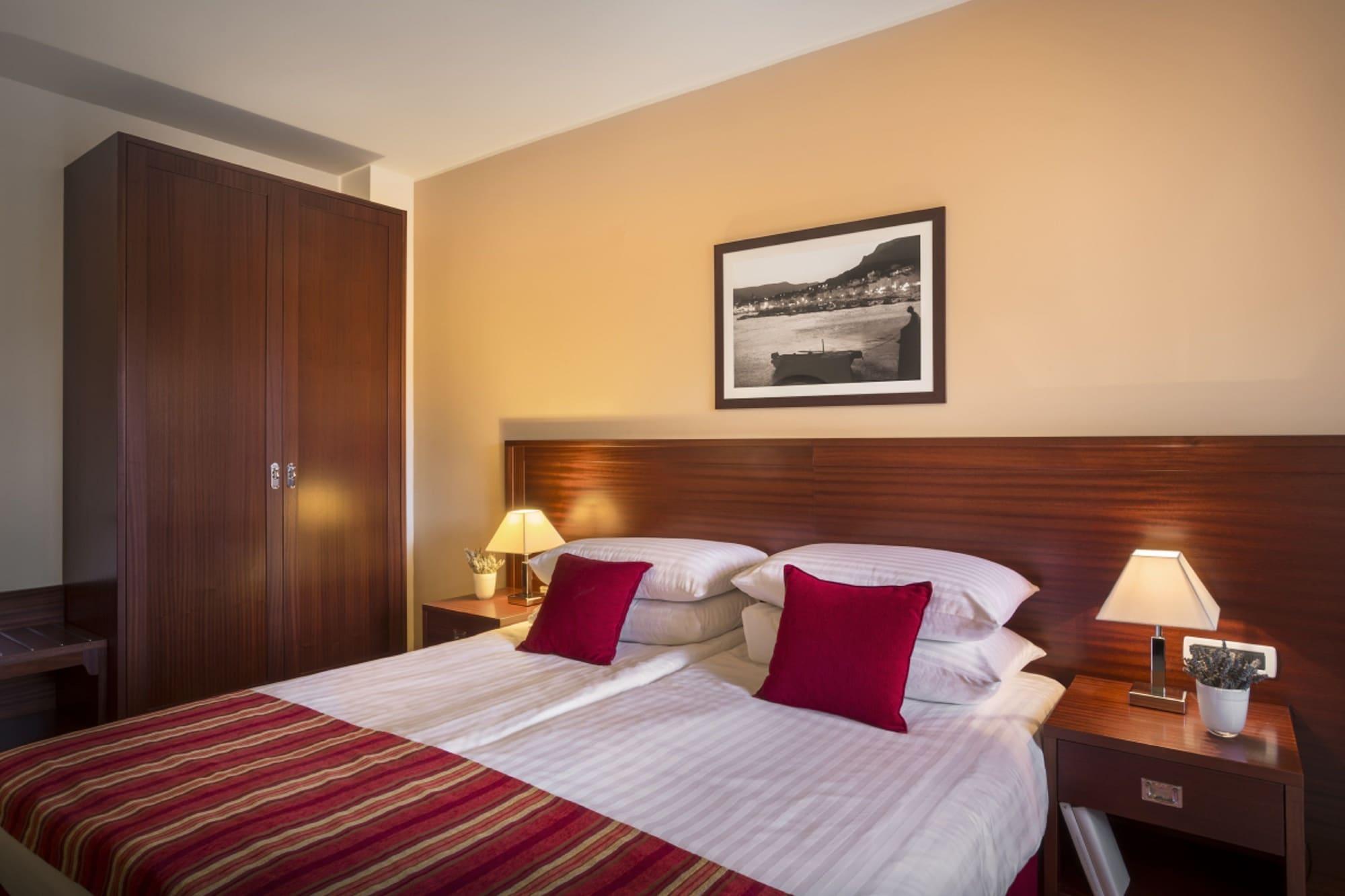 Valamar Atrium Residence باشْكا المظهر الخارجي الصورة